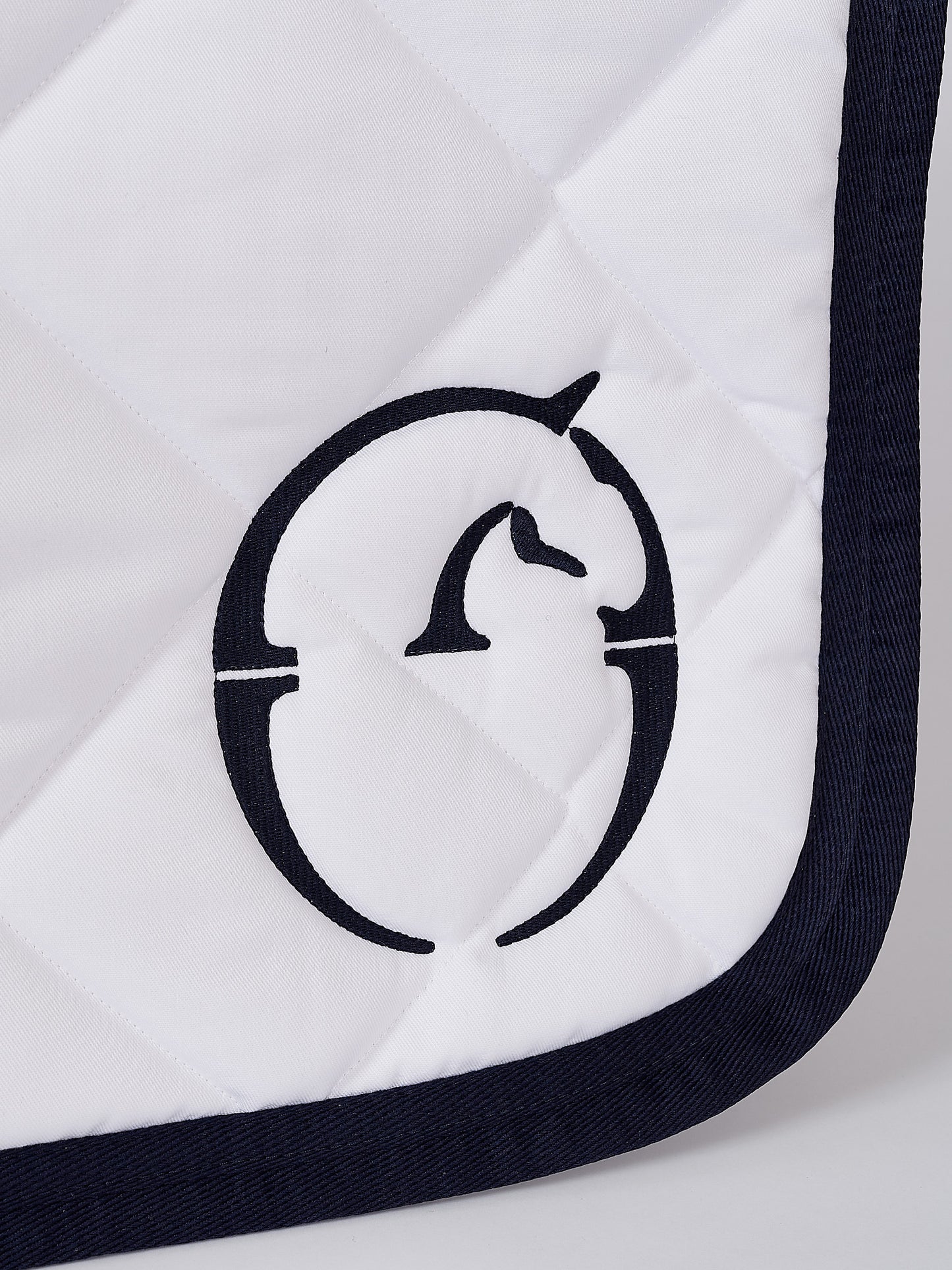 Vestrum saddle cloth jumping Bonn white