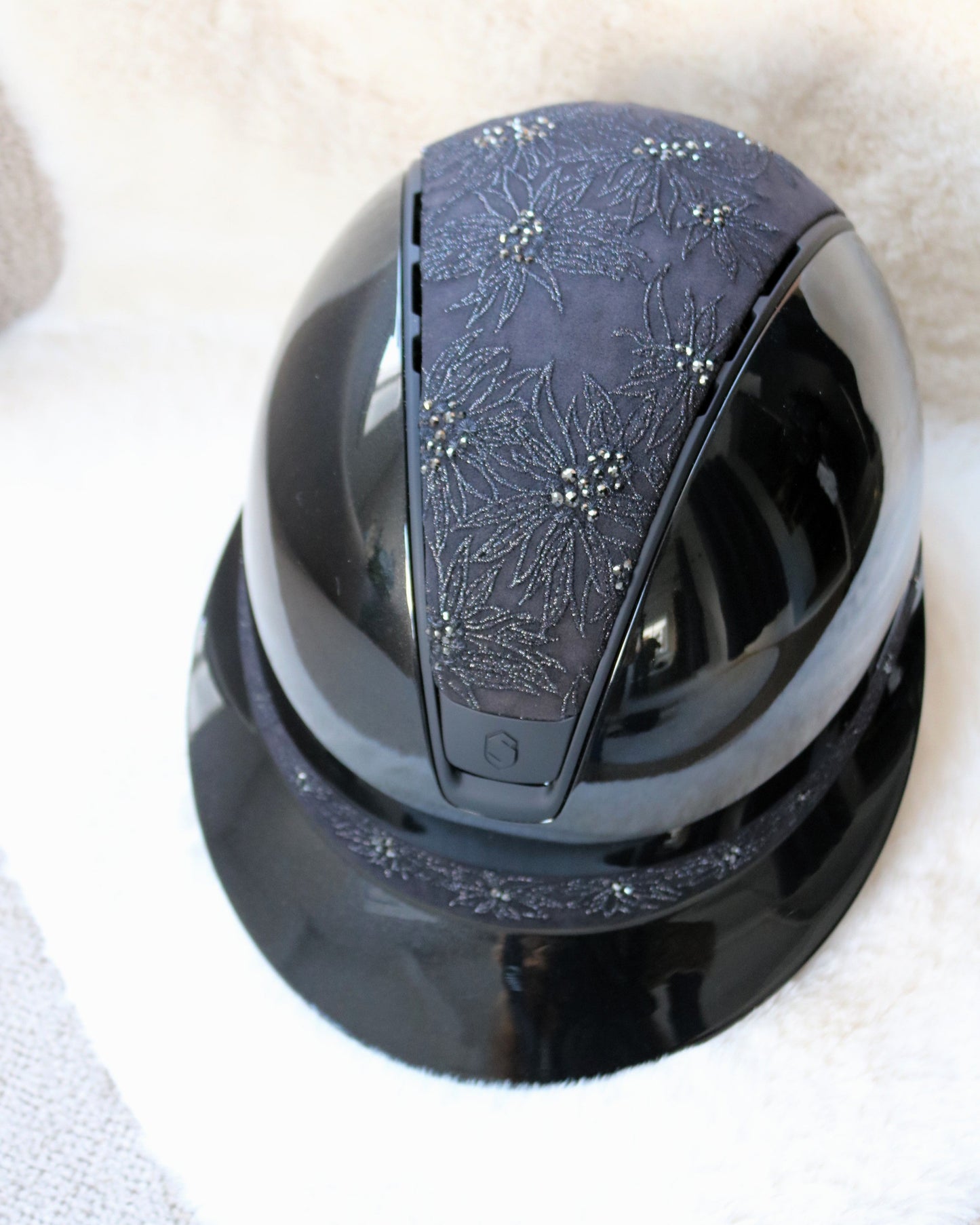 miss shield shadowglossy spring flower