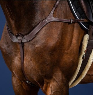 Dyon US Collection anatomic breastplate Brown