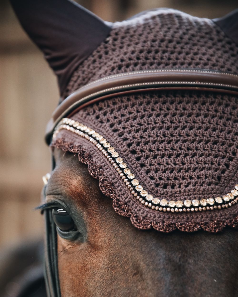 Kentucky Horsewear vliegenmuts Wellington Stone & Pearl Soundless Bruin full