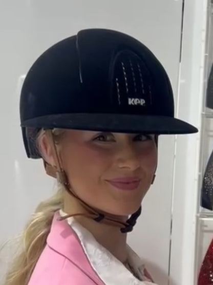 Kep Italia Paardrijhelm Smart Nova Velvet Polo Klep Beige Kinband Zwart