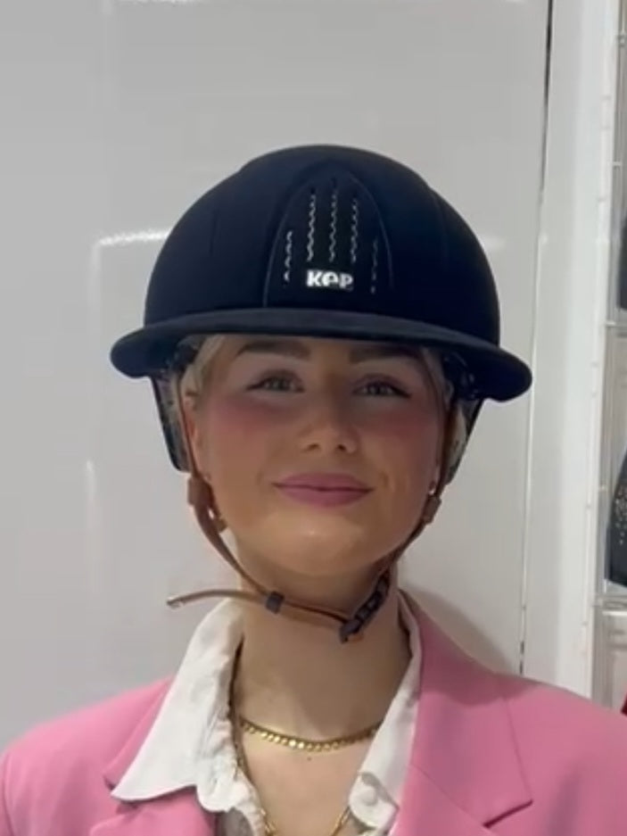 Kep Italia Paardrijhelm Smart Nova Velvet Polo Klep Beige Kinband